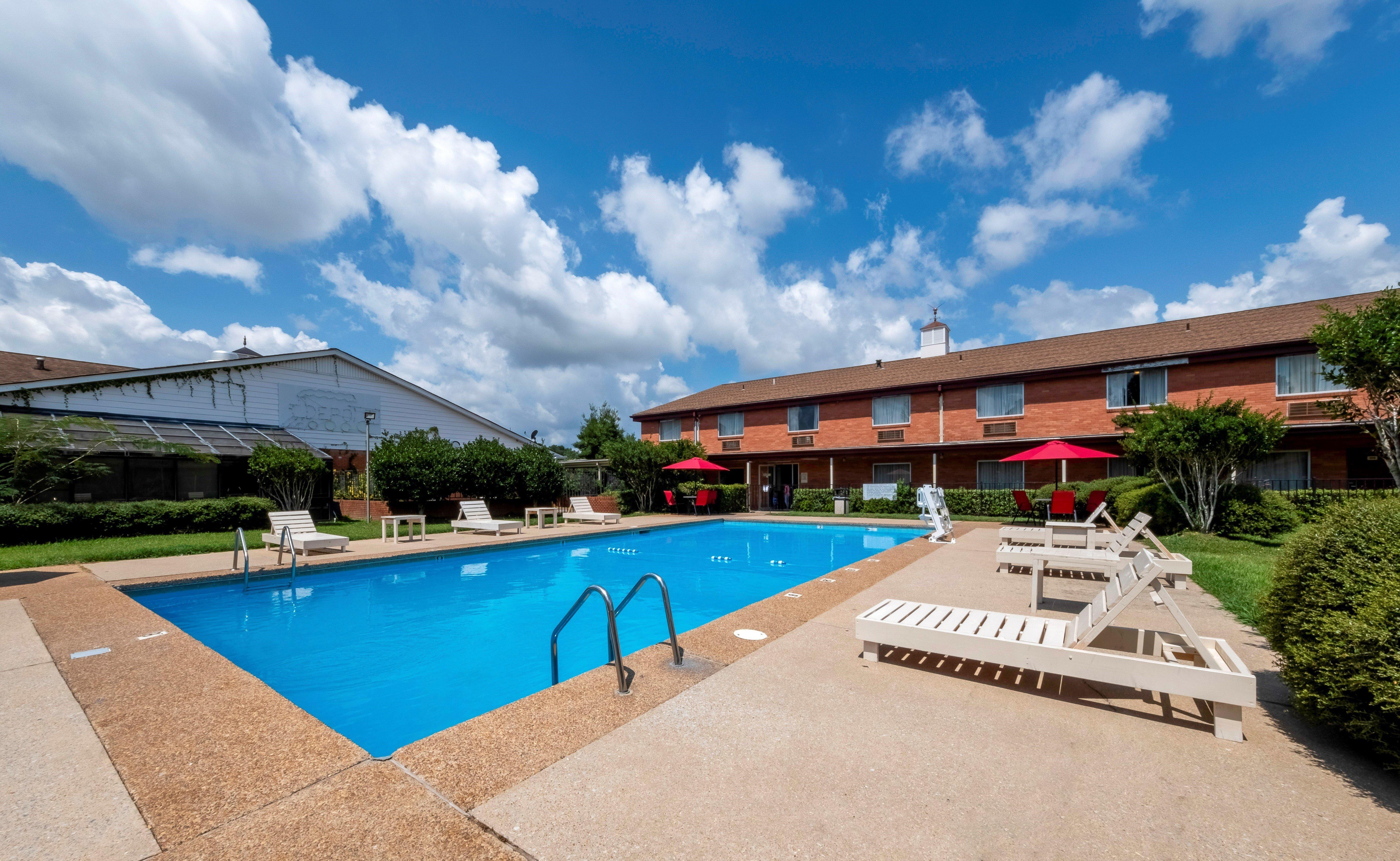 Motel Red Roof 2*